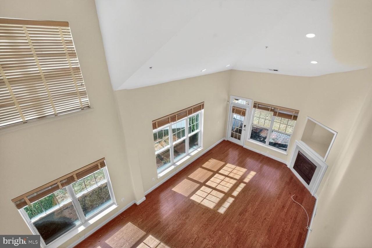 13210 Rabbit Chase Rd - Photo 6 of 40