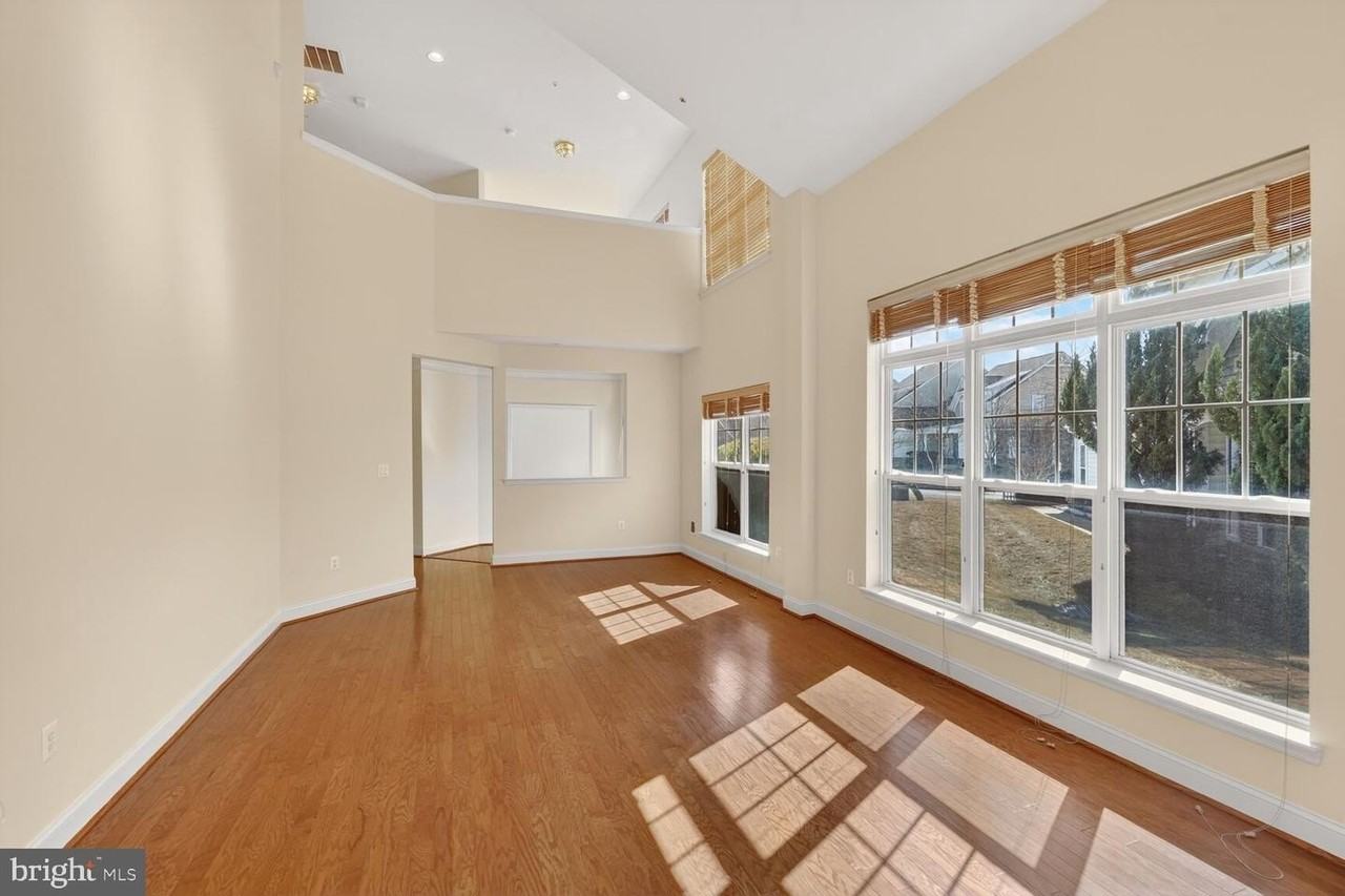 13210 Rabbit Chase Rd - Photo 7 of 40