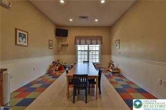 8464 Cromwell Ct - Photo 6 of 30