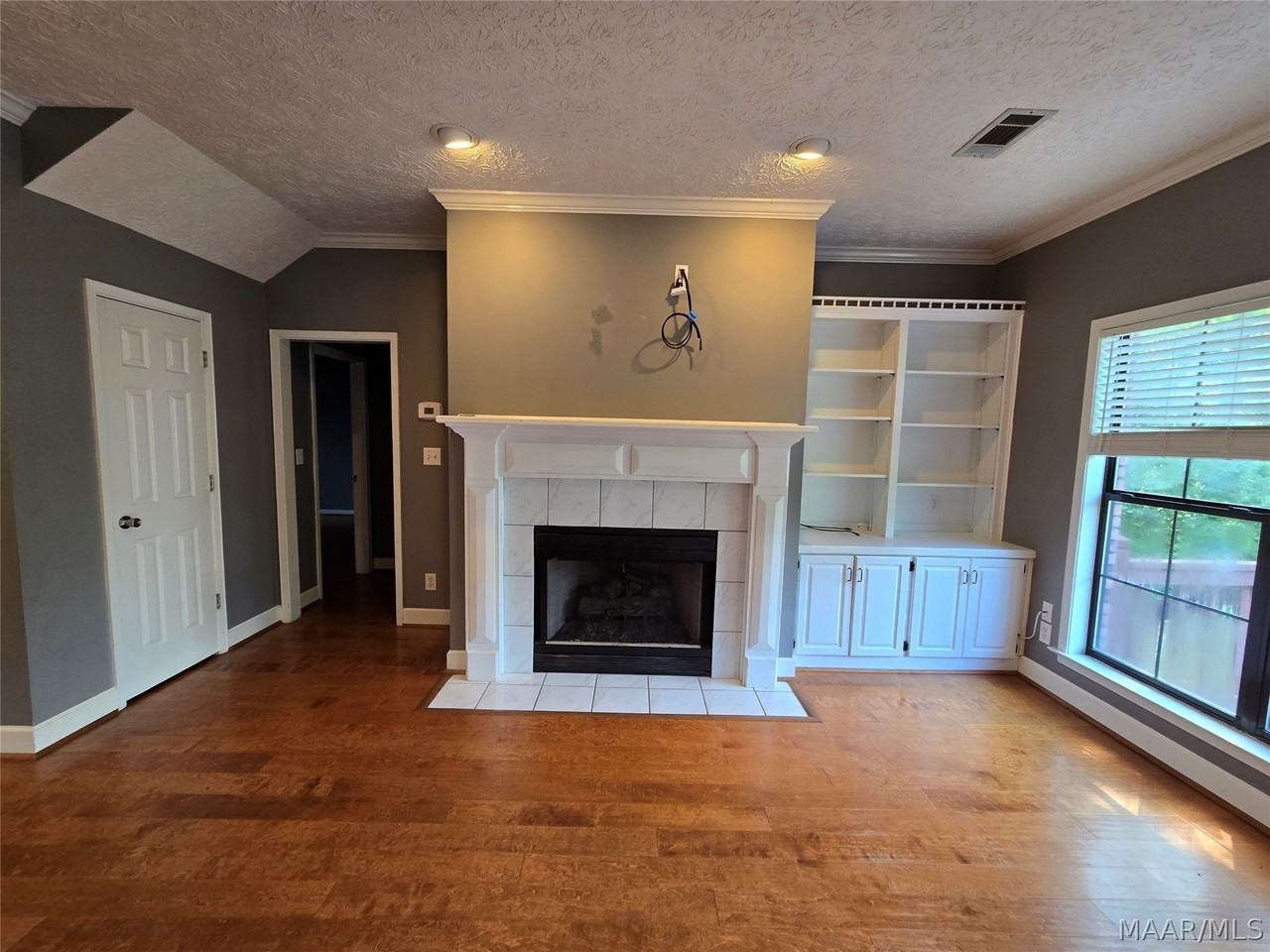 1682 Rambling Brook Ln - Photo 3 of 37