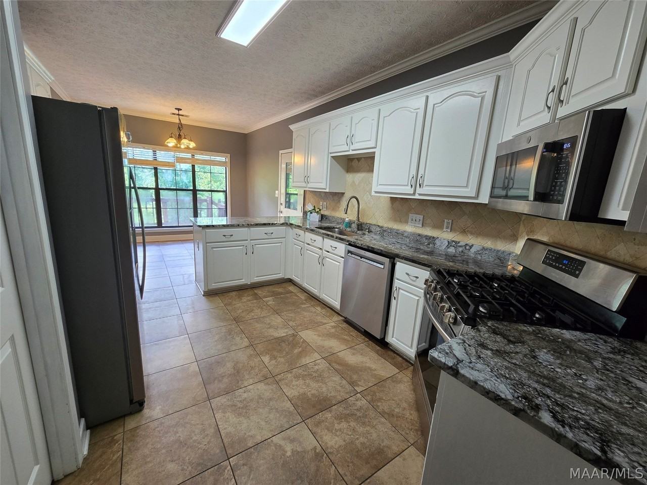 1682 Rambling Brook Ln - Photo 7 of 37