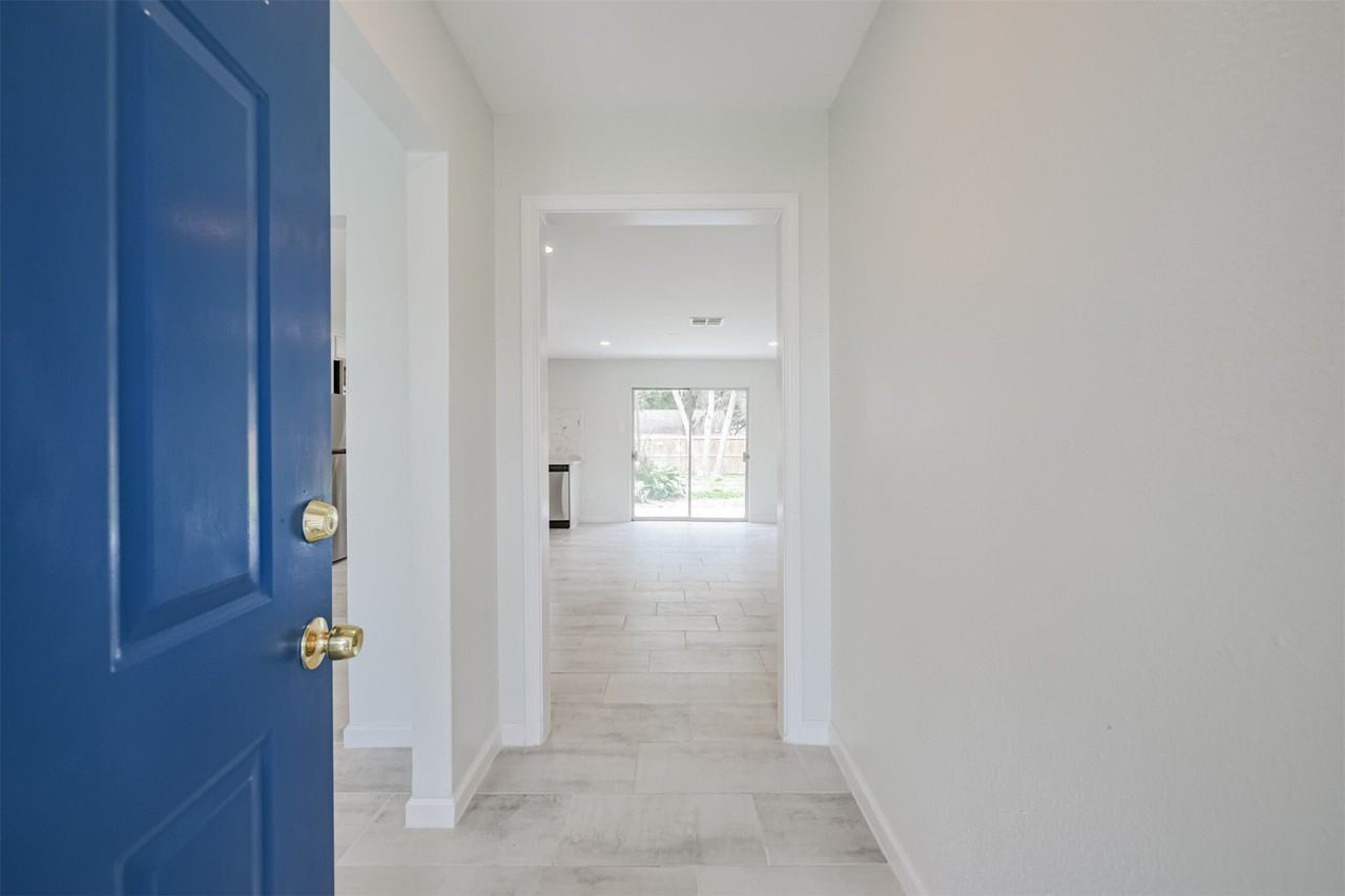 2114 Shasta St - Photo 3 of 35