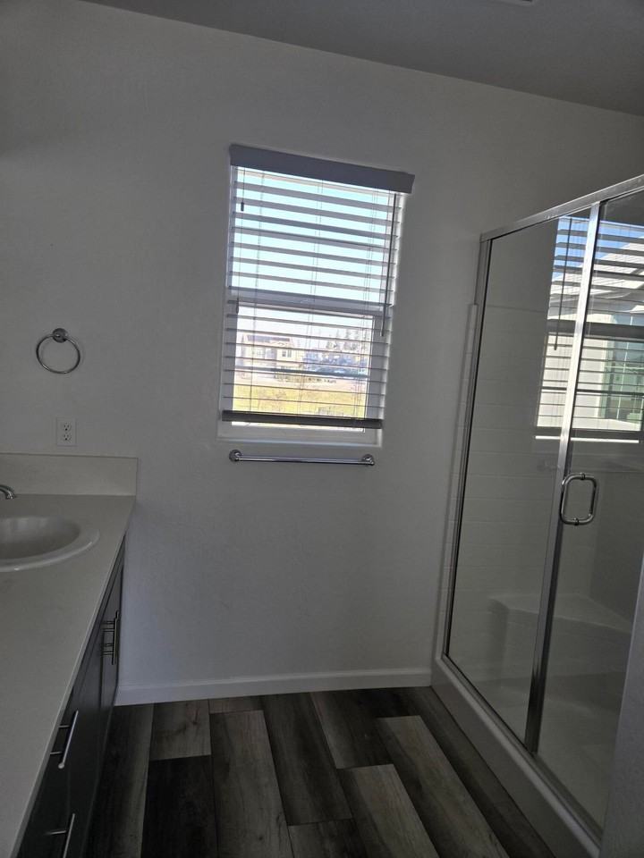 3021 N Sowell St - Photo 6 of 10