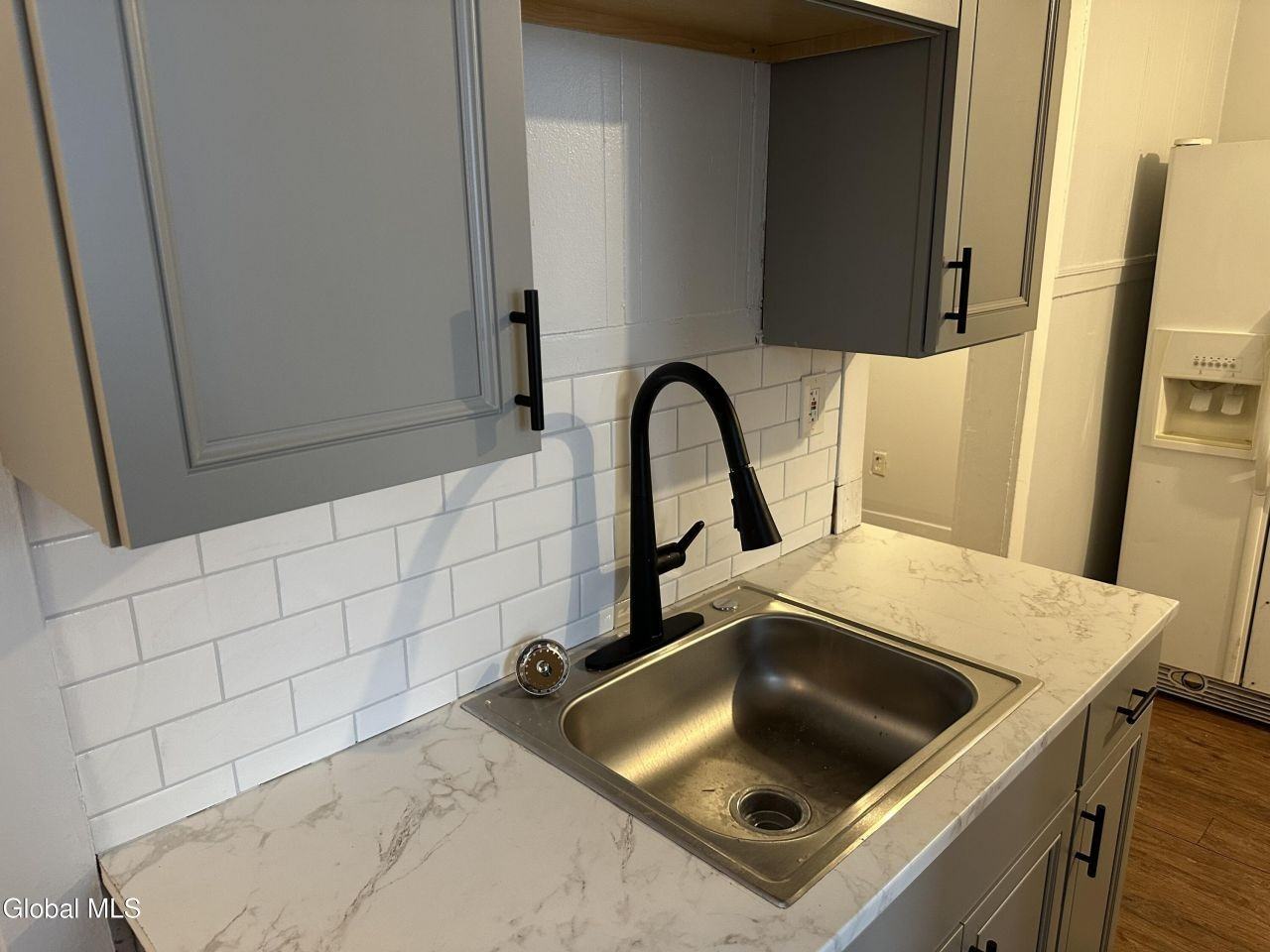 1213 State St - Photo 5 of 12