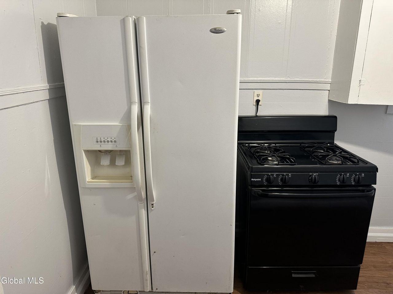 1213 State St - Photo 6 of 12