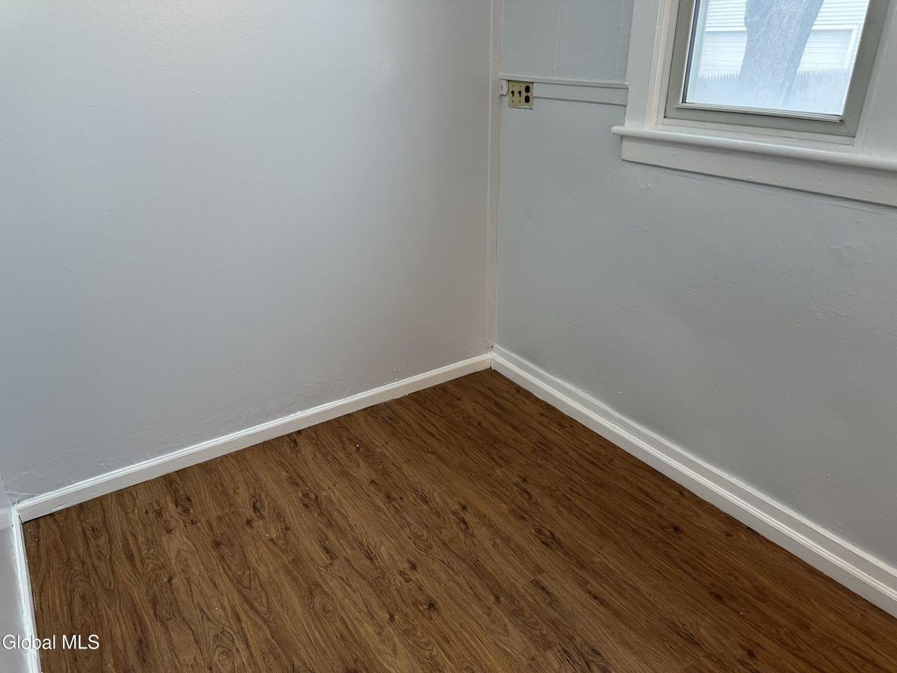 1213 State St - Photo 7 of 12