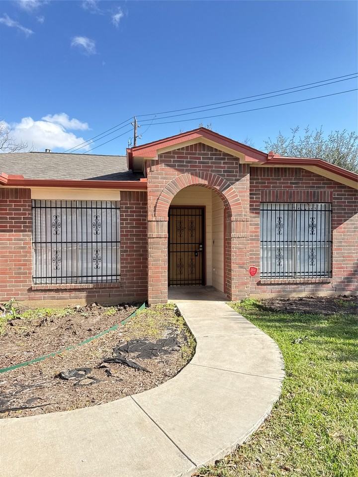 15919 Hiram Clarke Rd - Photo 5 of 29