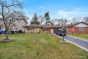 featured image of 5844 N Lacey Ave