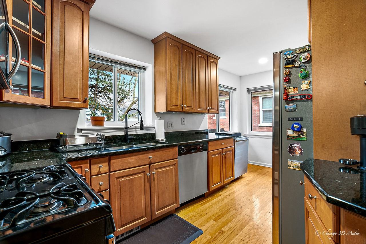 5844 N Lacey Ave - Photo 6 of 20