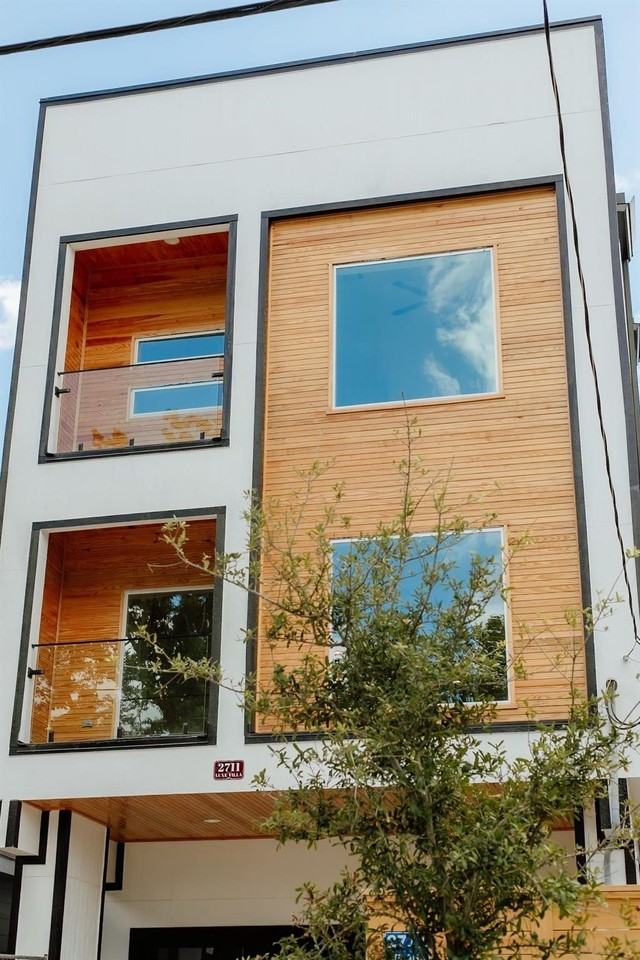 2711 Delano St - Photo 6 of 46