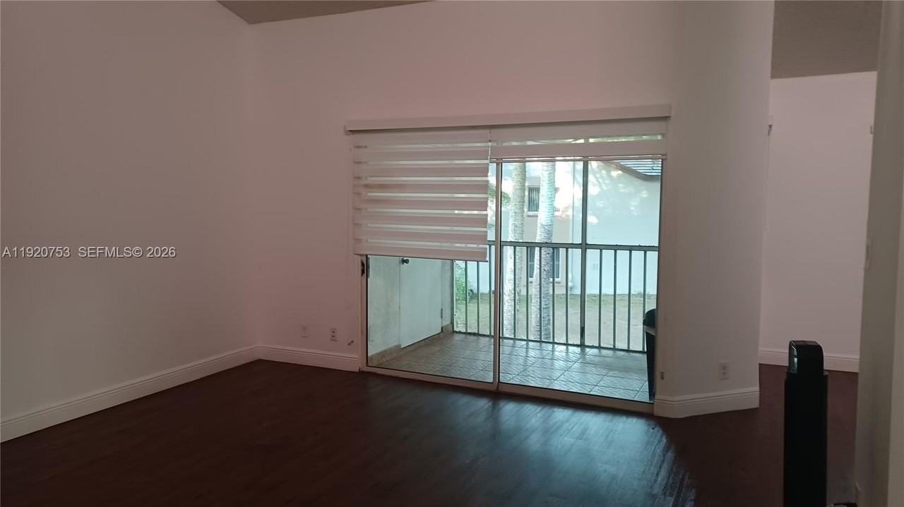 13915 Sw 91st Ter #13915 - Photo 4 of 18