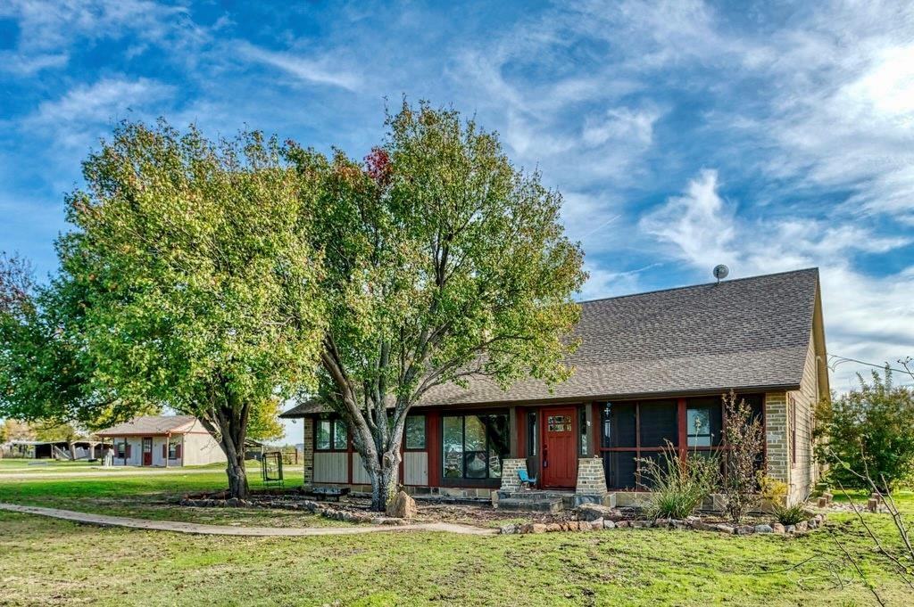 7592 Rawhide Rd - Photo 6 of 39