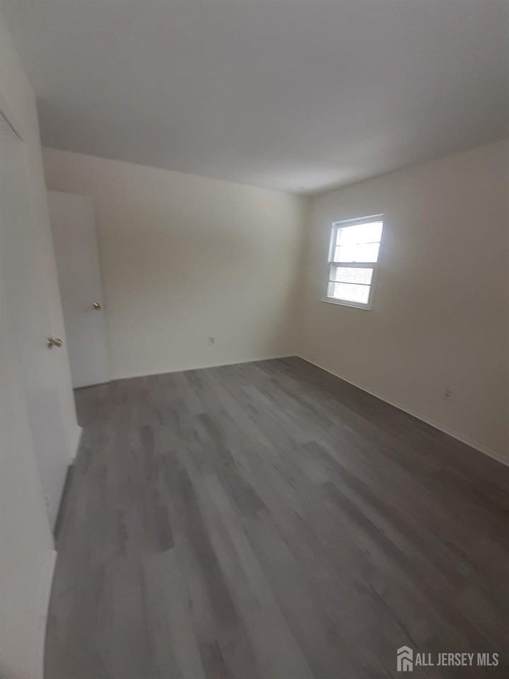 1776 Oak Tree Rd - Photo 3 of 9