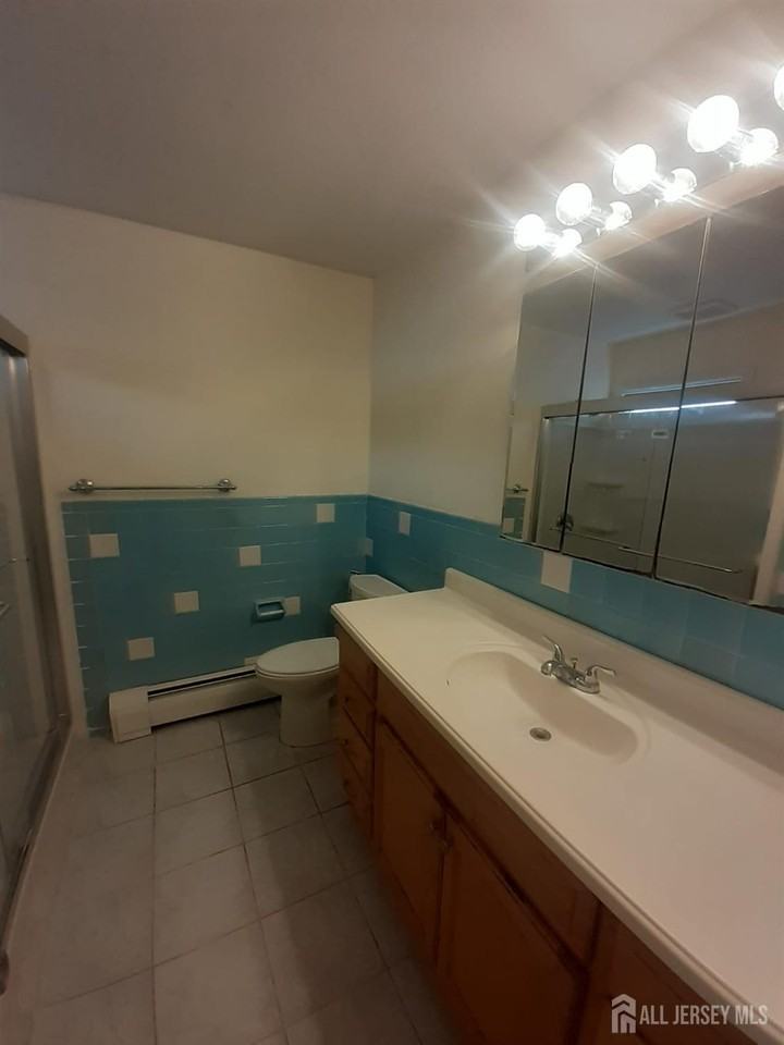 1776 Oak Tree Rd - Photo 7 of 9