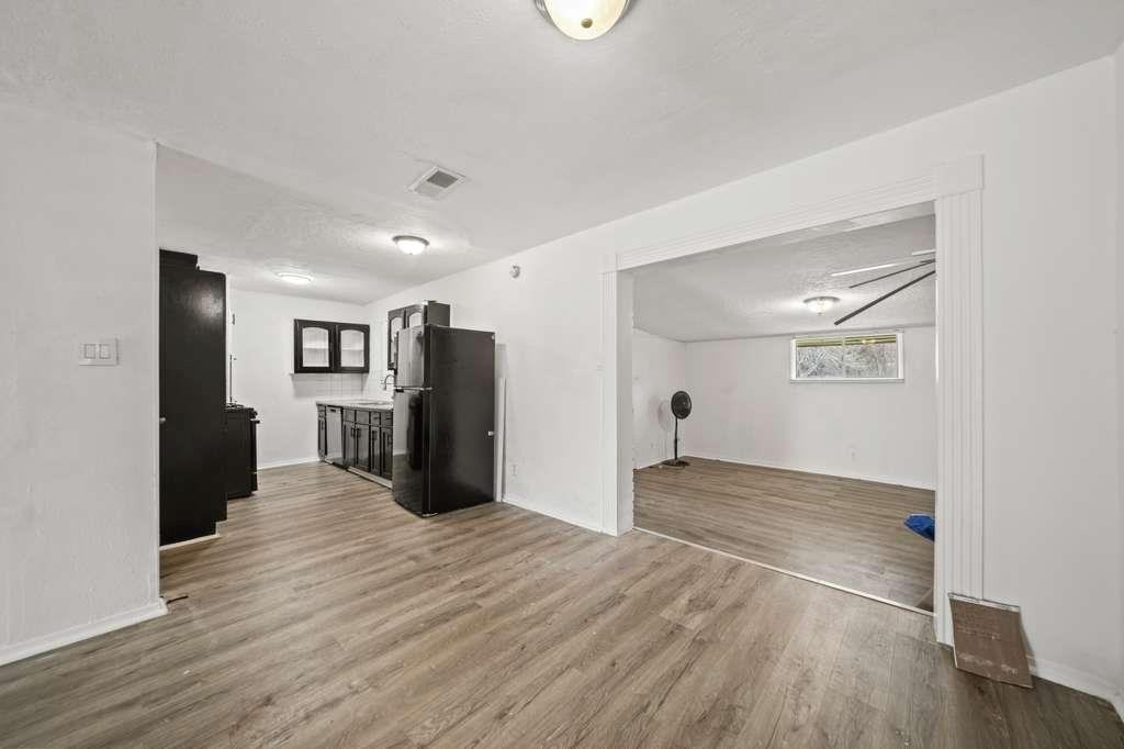 5610 Arthington St - Photo 5 of 18