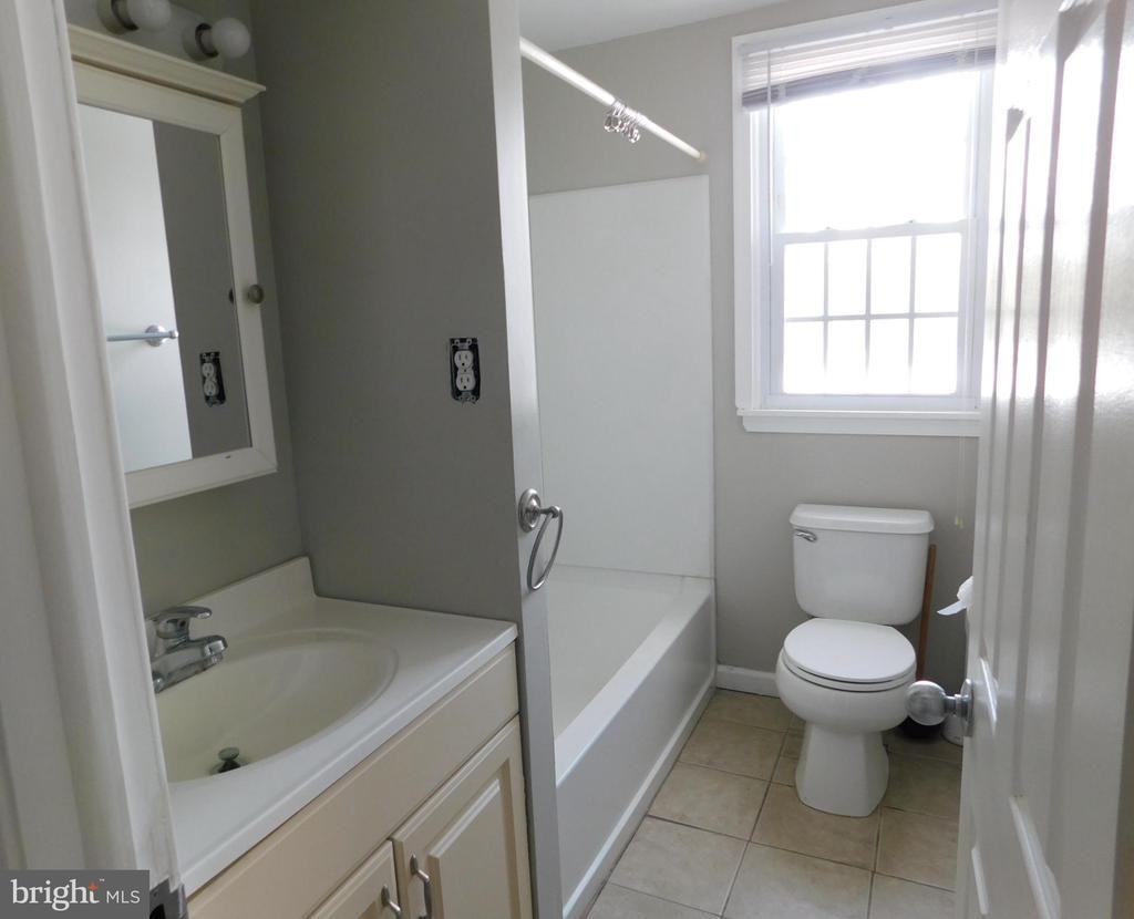 737 Churchville Rd - Photo 4 of 12