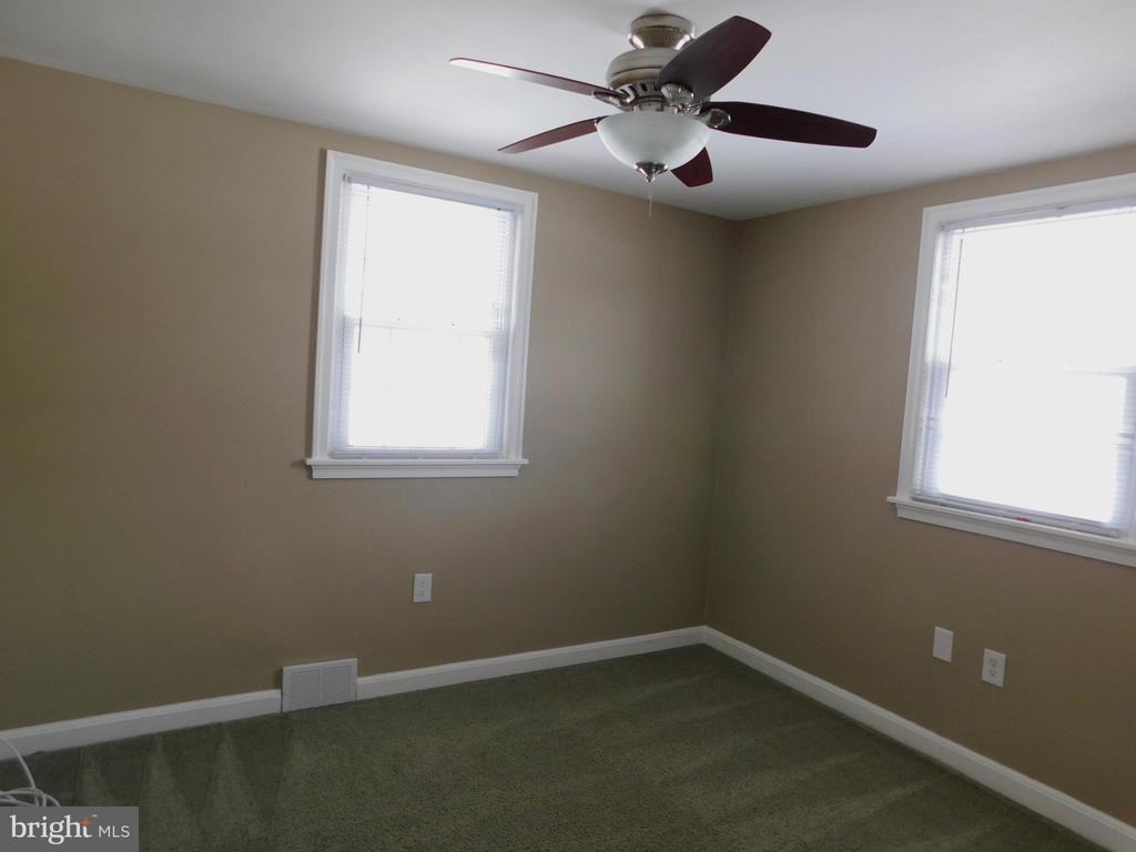 737 Churchville Rd - Photo 6 of 12