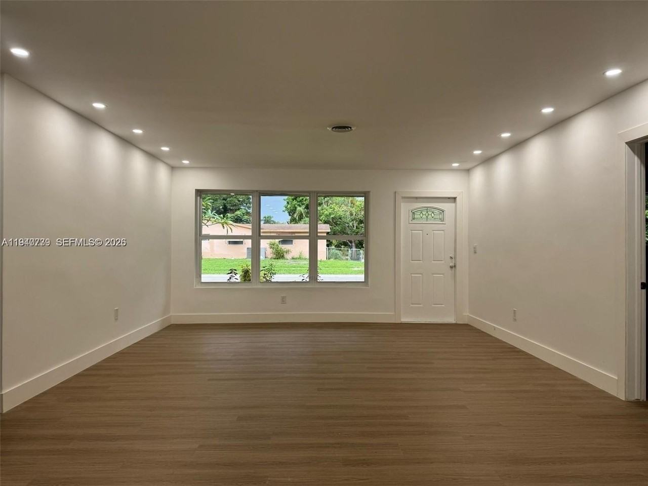 370 Nw 43rd Ave #0 - Photo 2 of 17