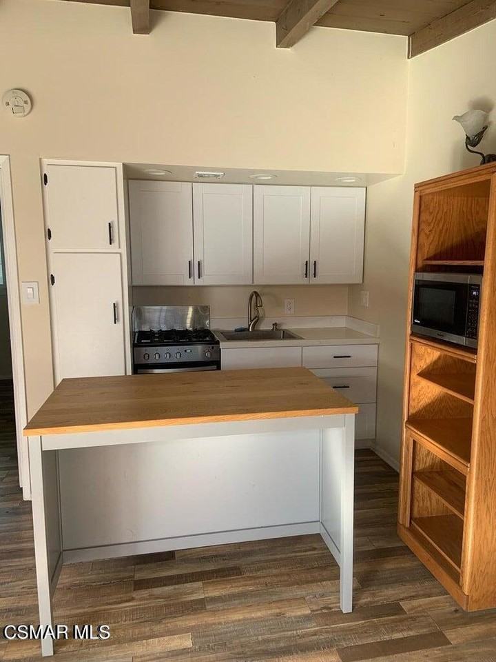 1244 Devon Ln - Photo 3 of 10