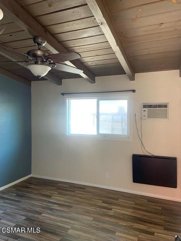 1244 Devon Ln - Photo 4 of 10