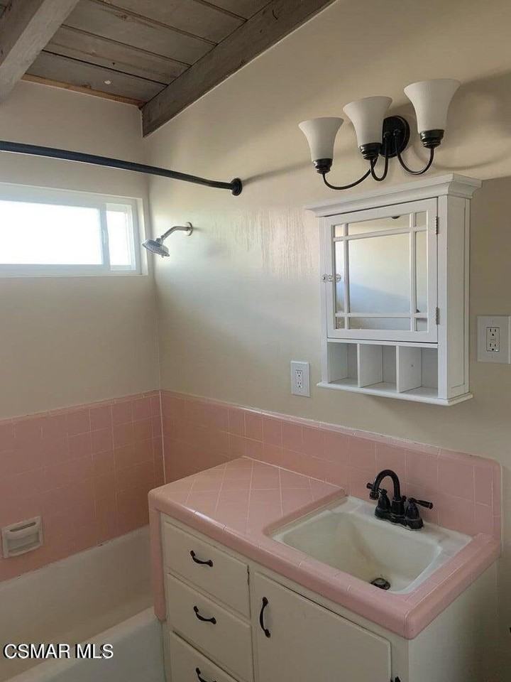 1244 Devon Ln - Photo 6 of 10