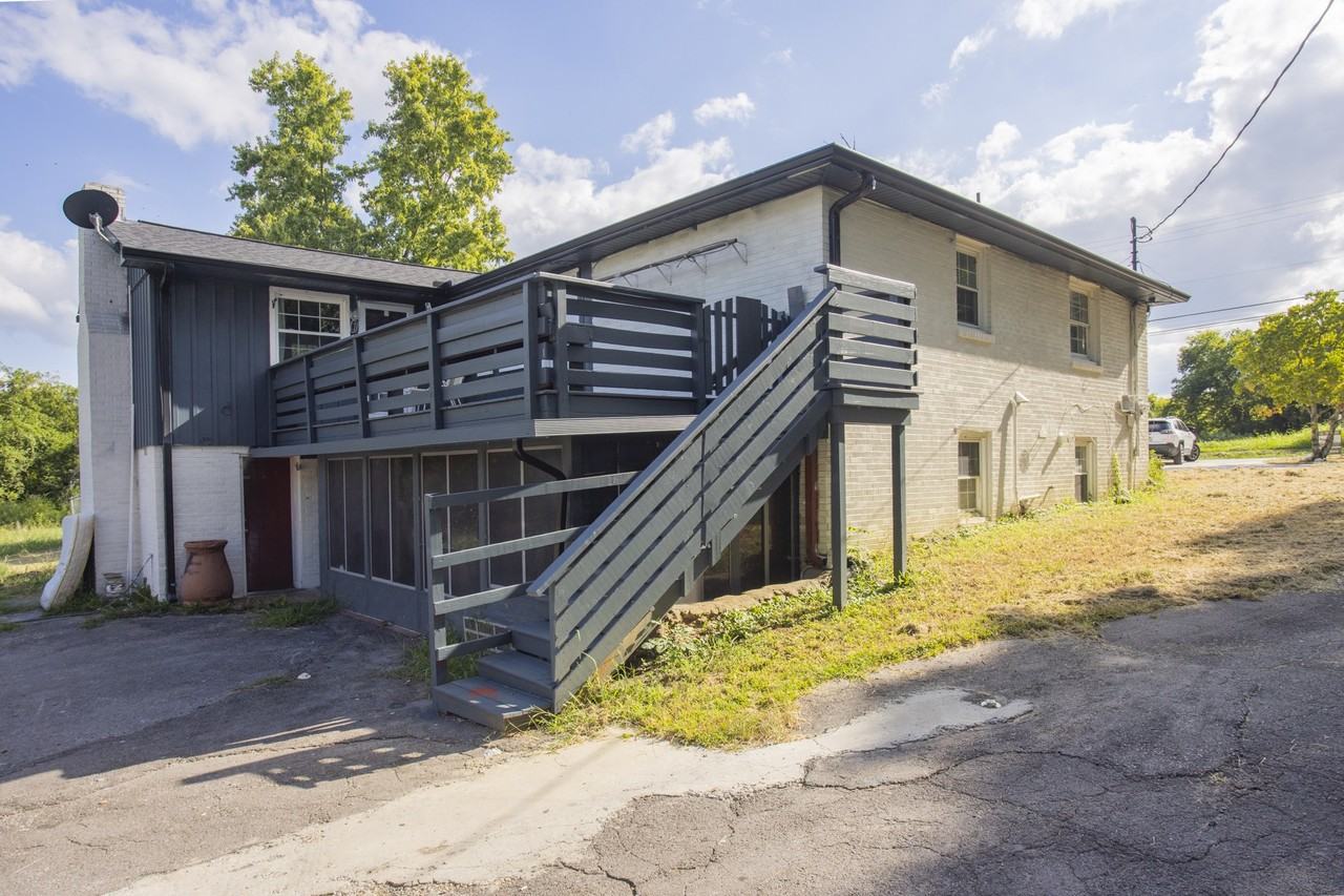 1717 Hudson Rd ##B - Photo 2 of 6