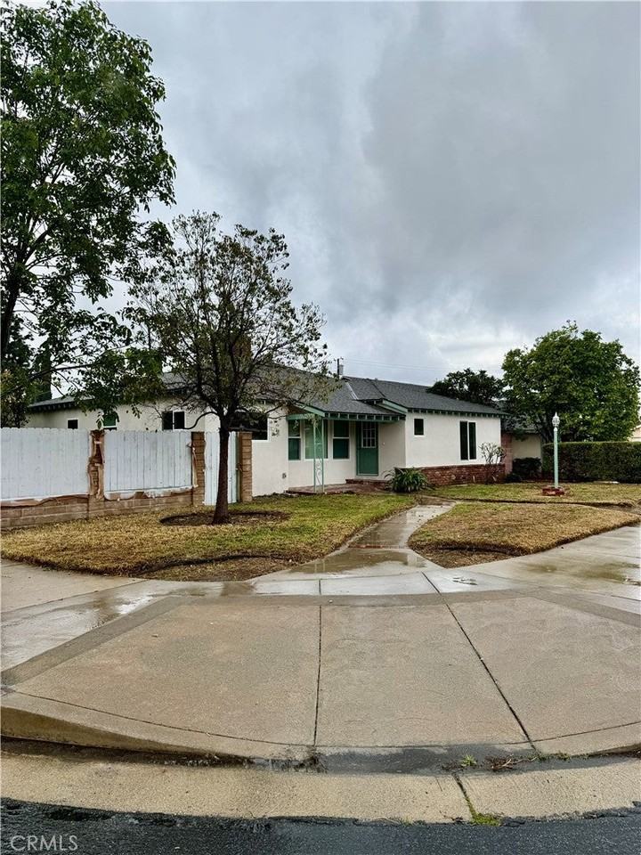 16930 Tupper St - Photo 2 of 24