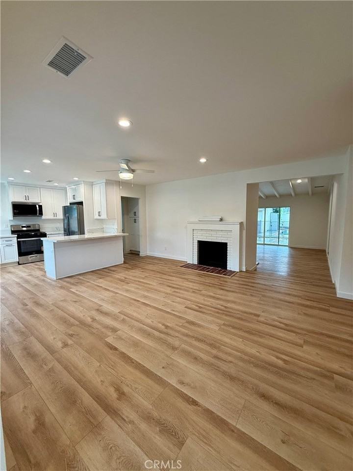 16930 Tupper St - Photo 7 of 24