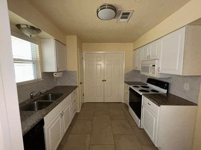 11447 Loyola Dr - Photo 3 of 9