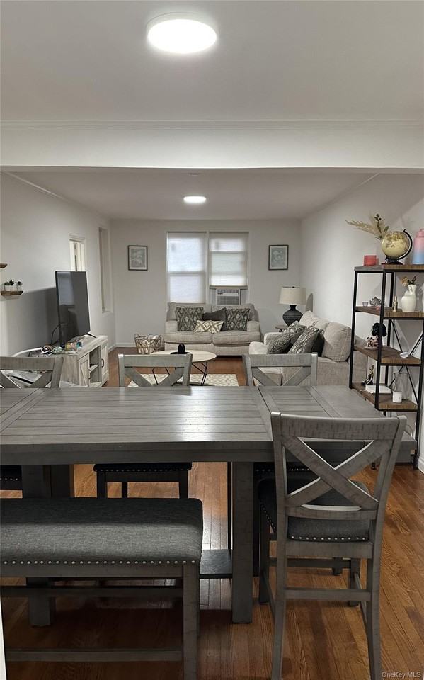 1133 Midland Ave - Photo 4 of 8