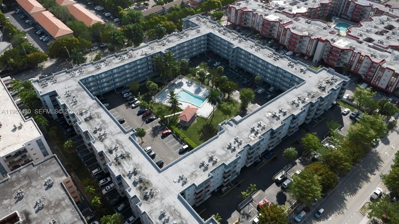 1655 W 44th Pl #538 - Photo 2 of 6