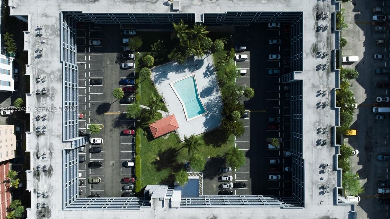 1655 W 44th Pl #538 - Photo 3 of 6