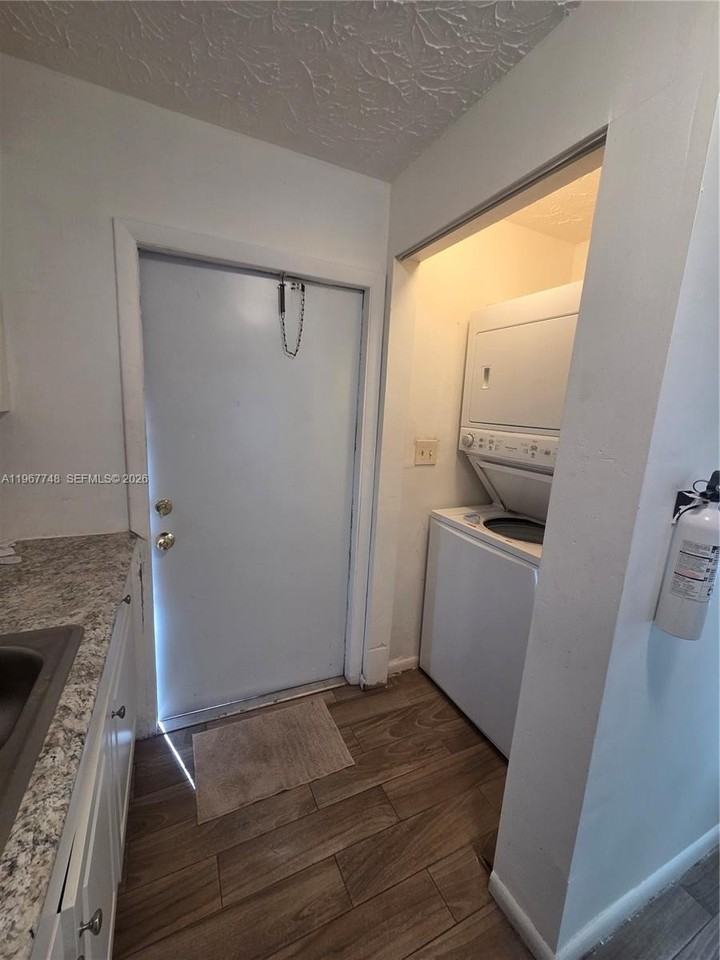 503 N 25th St #2 - Photo 7 of 19