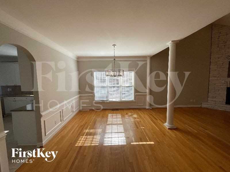 975 Boyer Dr - Photo 3 of 12