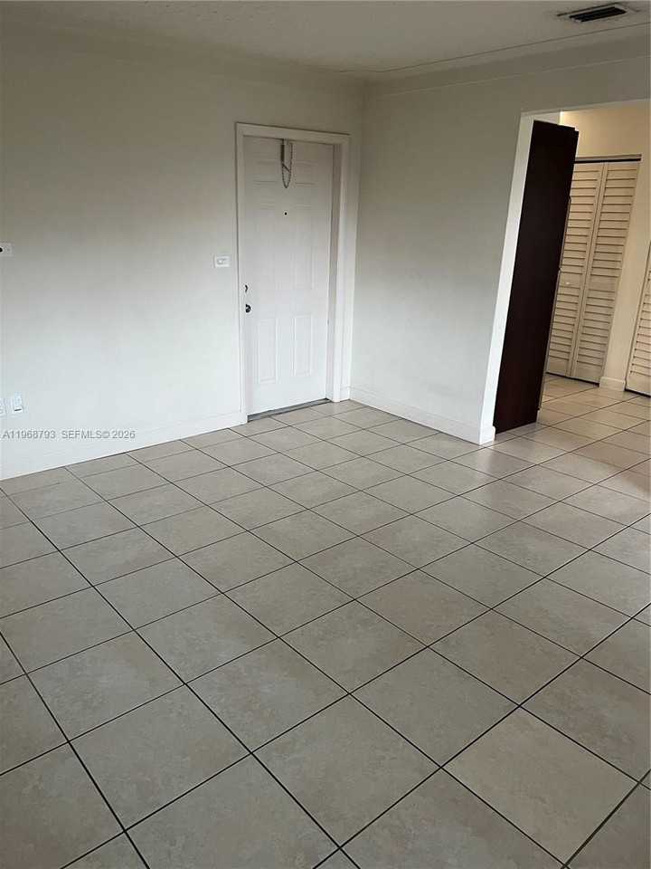 890 Nw 22nd Ct #890 - Photo 4 of 26