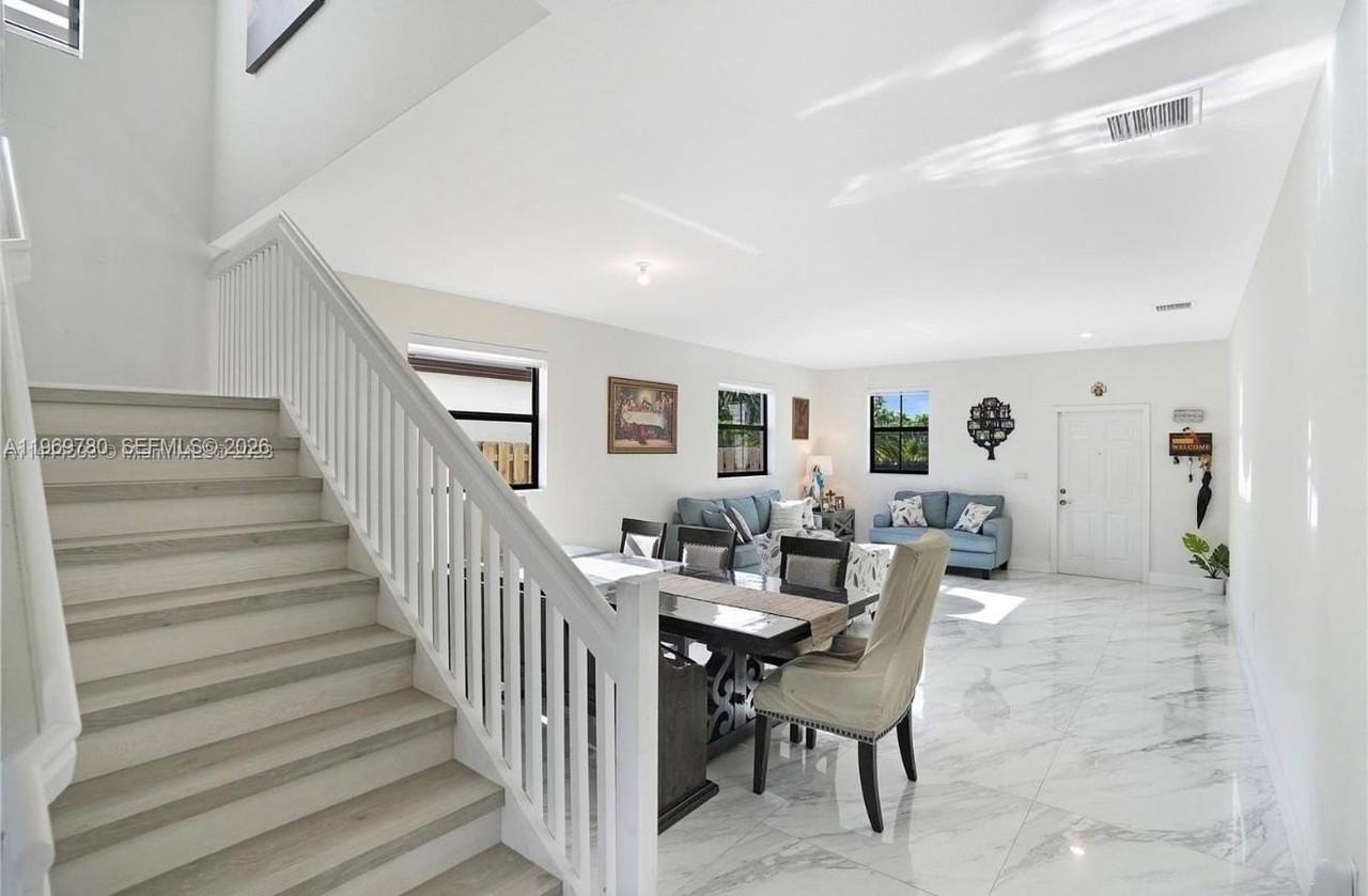 10321 Sw 232nd St - Photo 4 of 49