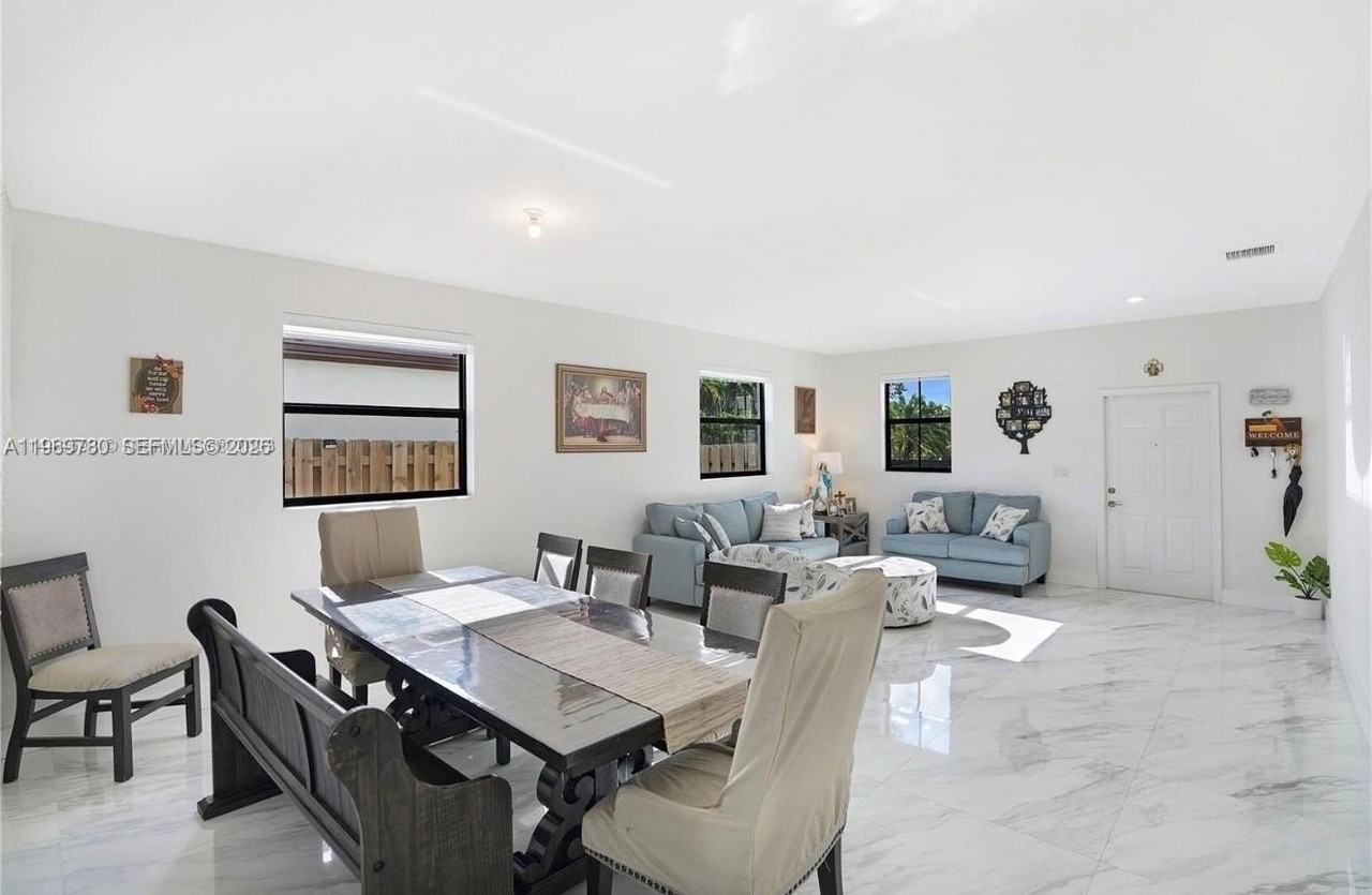 10321 Sw 232nd St - Photo 5 of 49