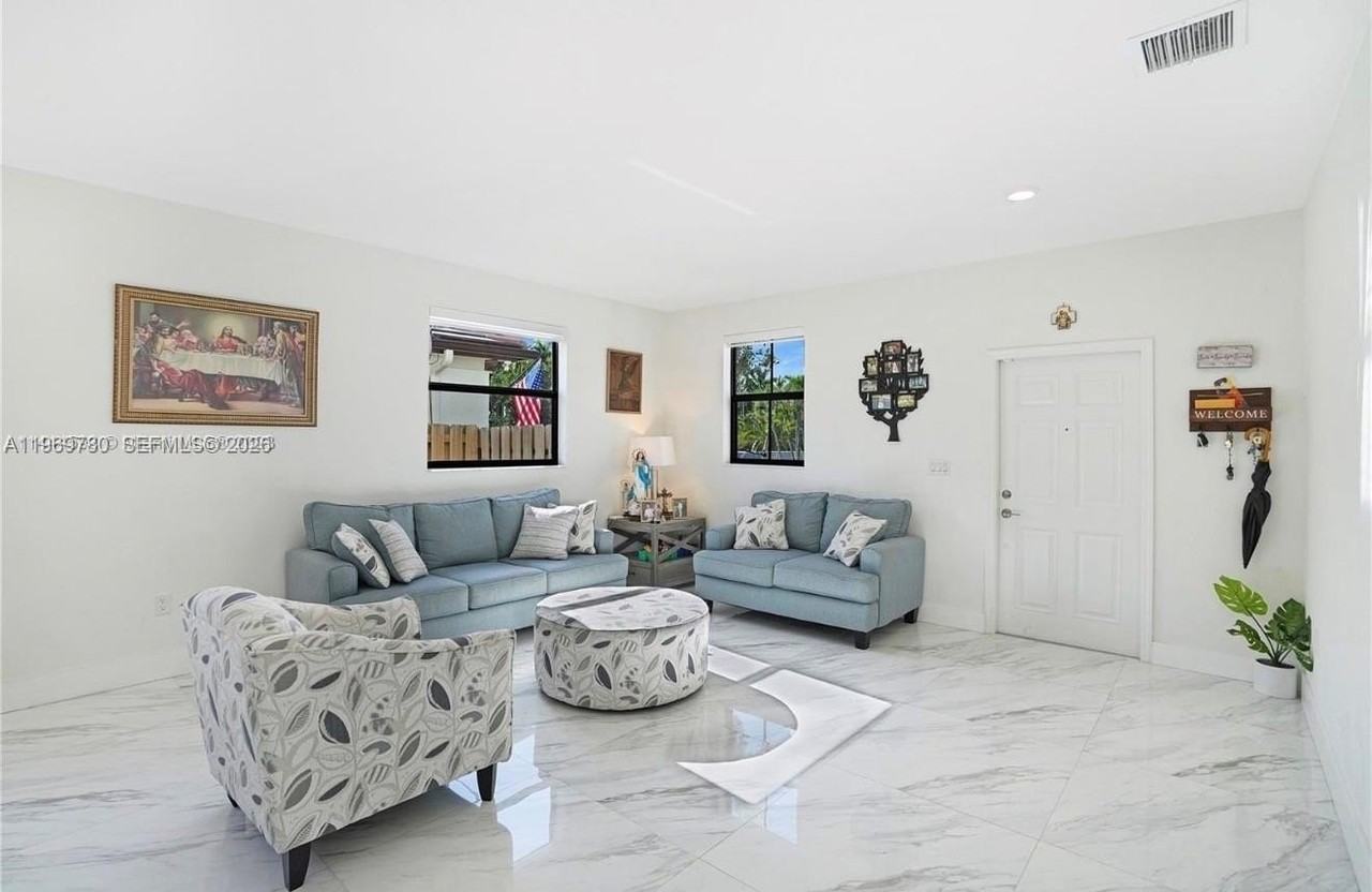 10321 Sw 232nd St - Photo 6 of 49