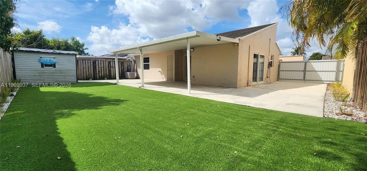 19259 Sw 118th Pl - Photo 4 of 33