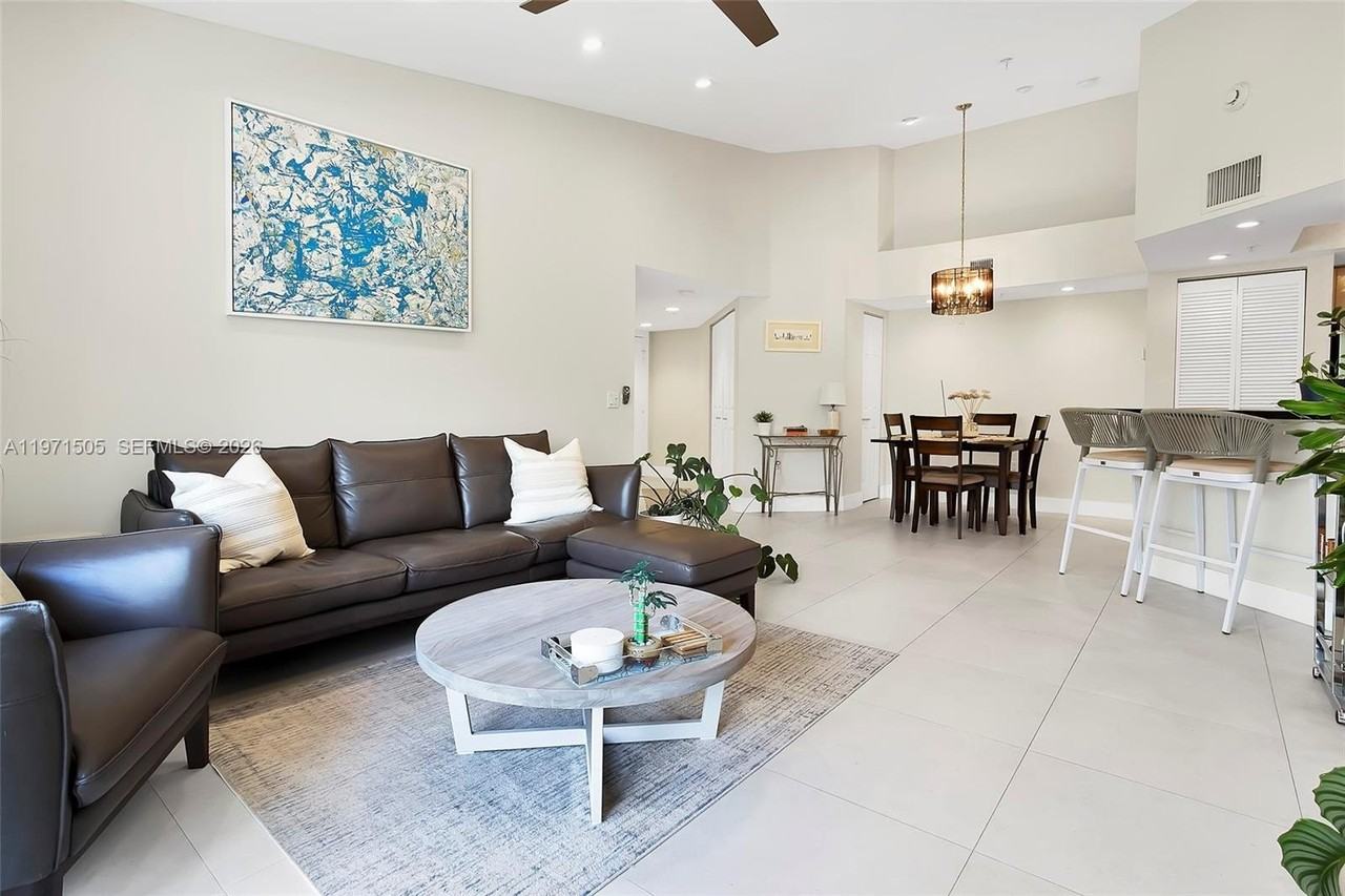 2009 Se 10th Ave #322 - Photo 3 of 46