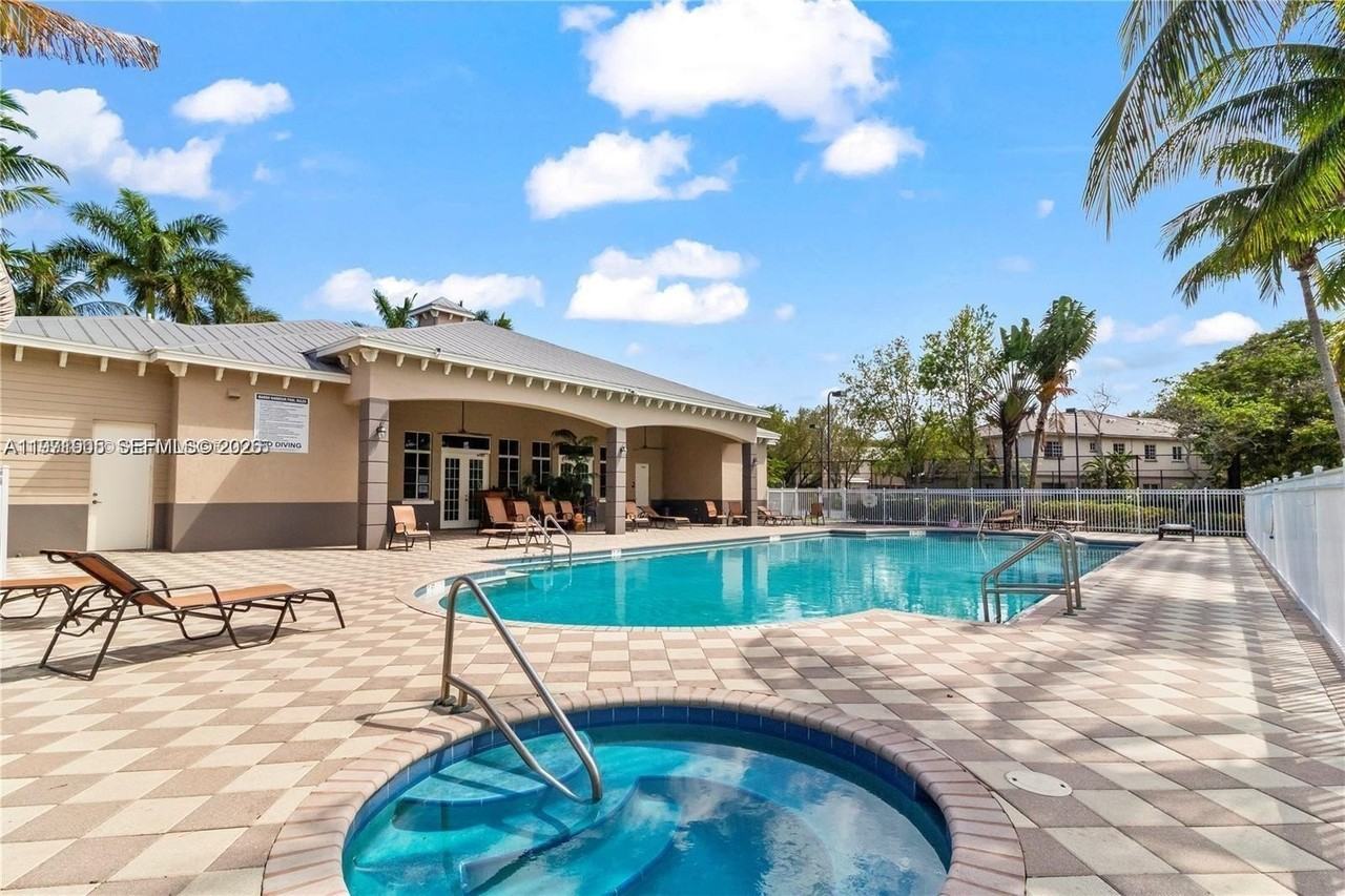 1969 Freeport Ln #1969 - Photo 2 of 11