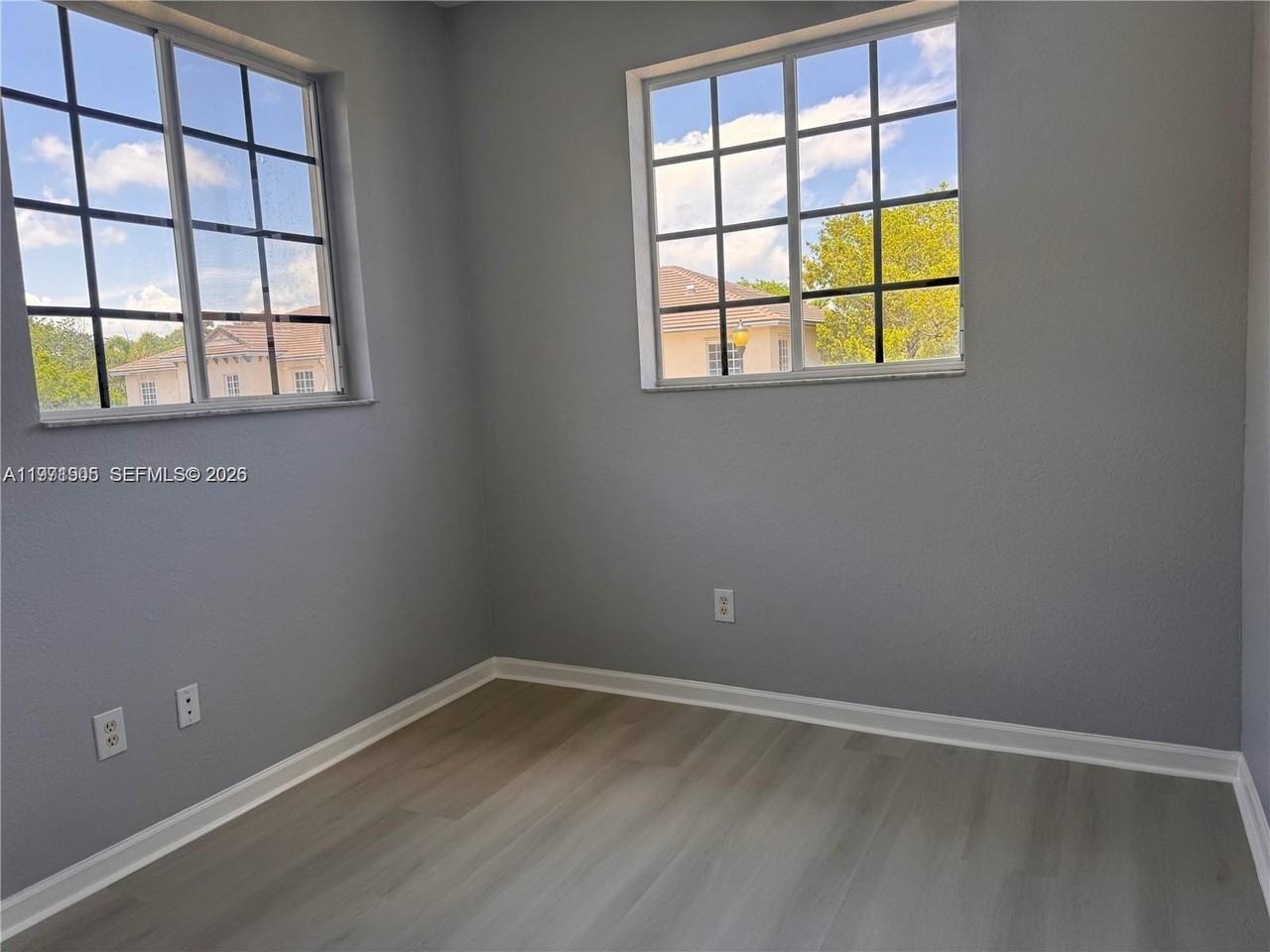 1969 Freeport Ln #1969 - Photo 5 of 11