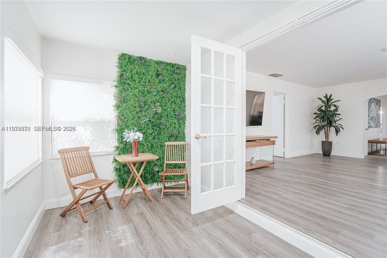 11080 Peachtree Dr - Photo 4 of 13