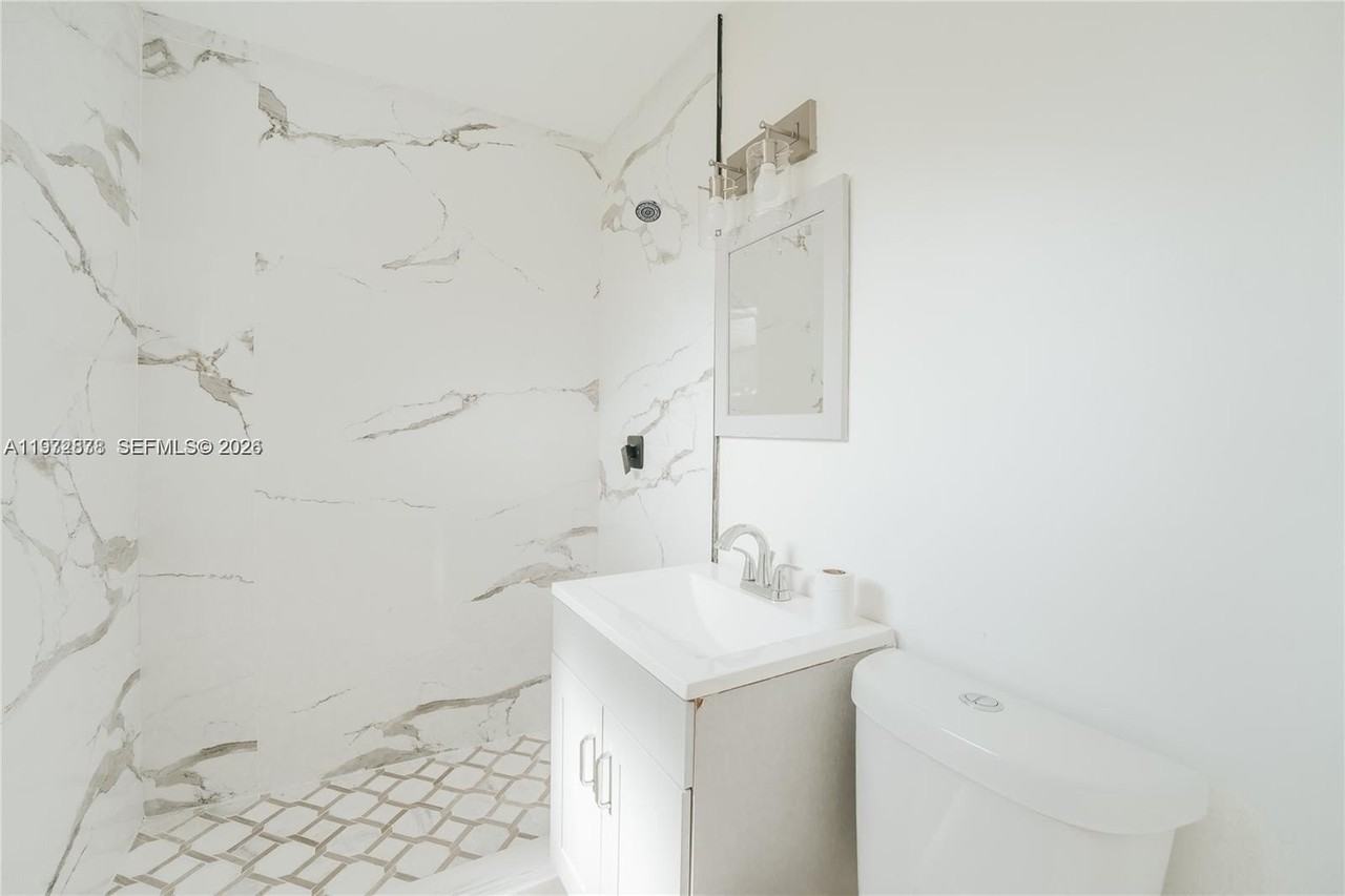 11080 Peachtree Dr - Photo 7 of 13