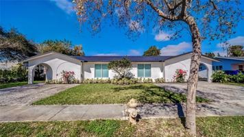 featured image of 11690 Sw 81st Rd #11690