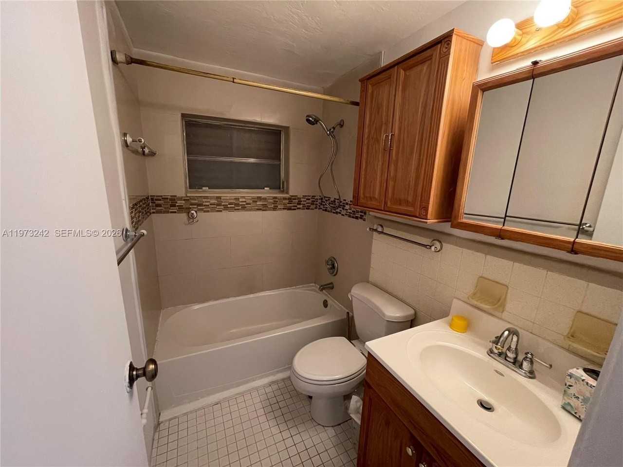 6871 Nw 29th St - Photo 7 of 9