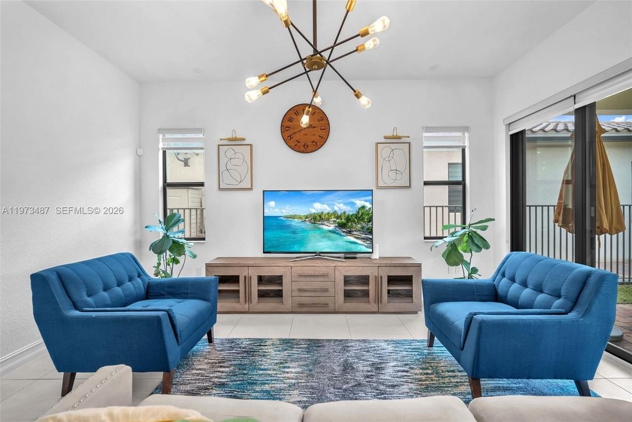 1052 Sw 113th Way #1052 - Photo 5 of 46