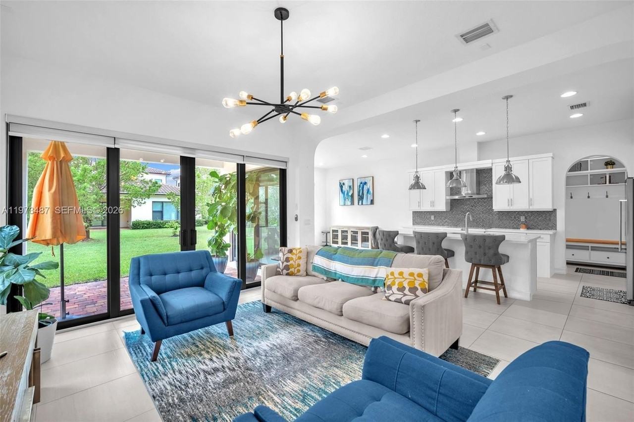 1052 Sw 113th Way #1052 - Photo 6 of 46