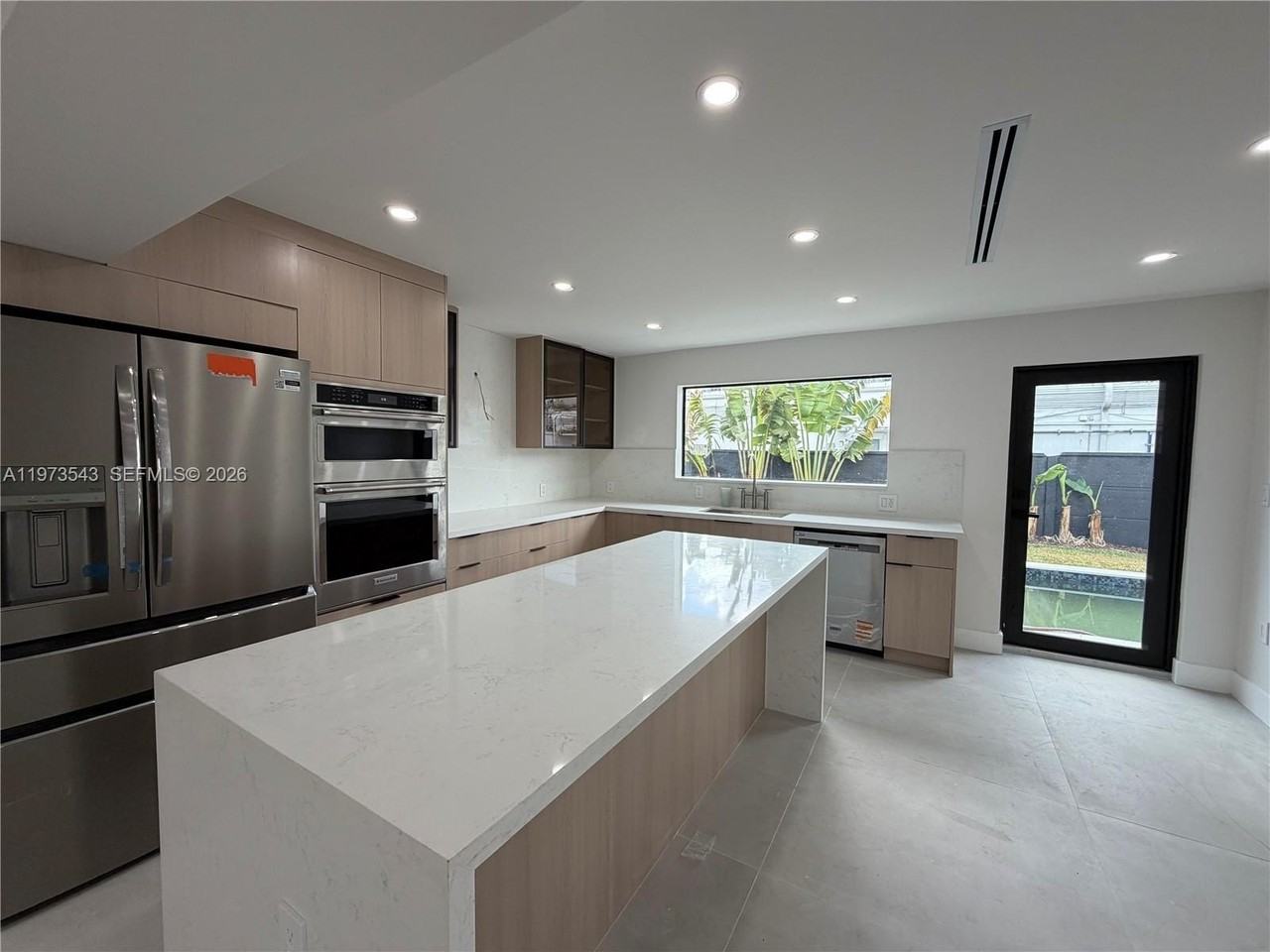 9410 Sw 55th St - Photo 5 of 25