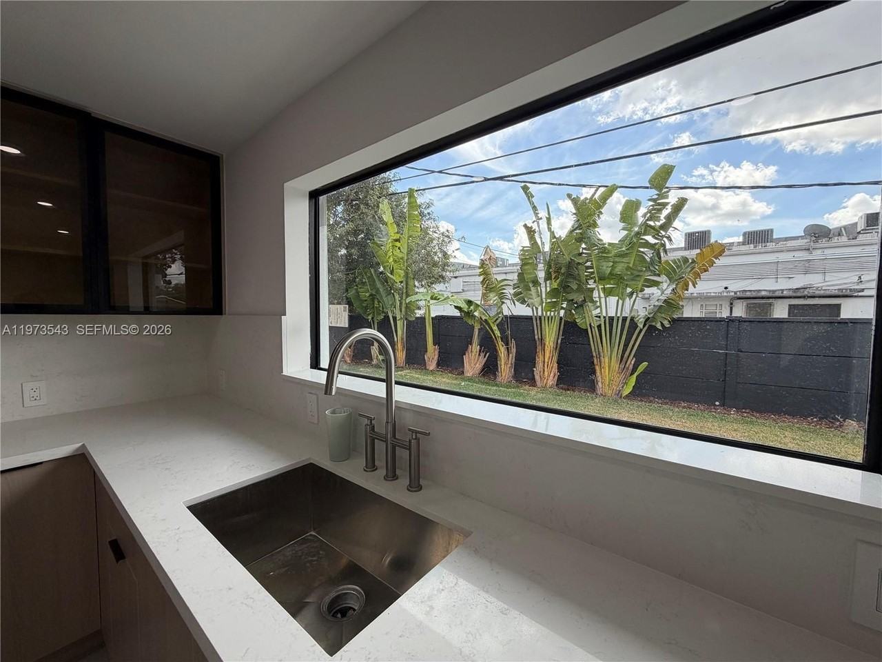 9410 Sw 55th St - Photo 7 of 25